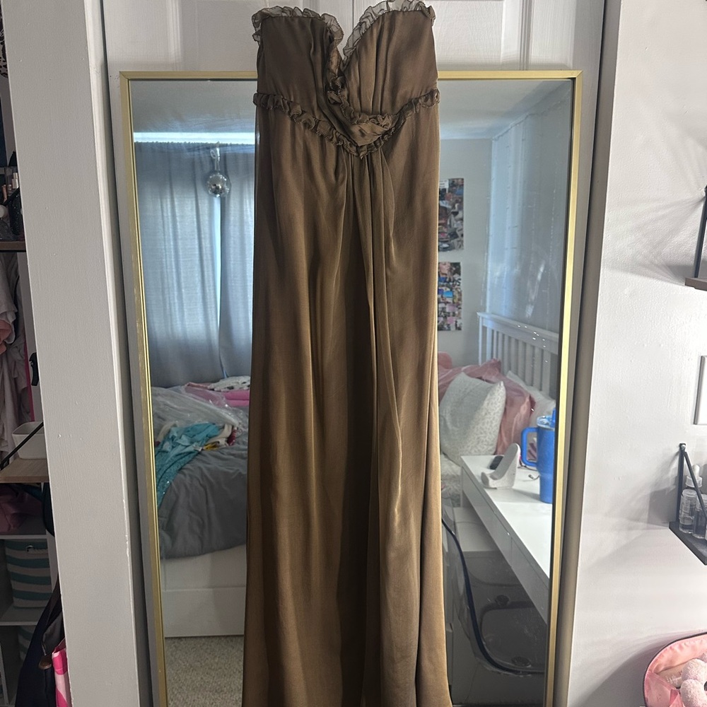 Vera Wang Tan Strapless Gown